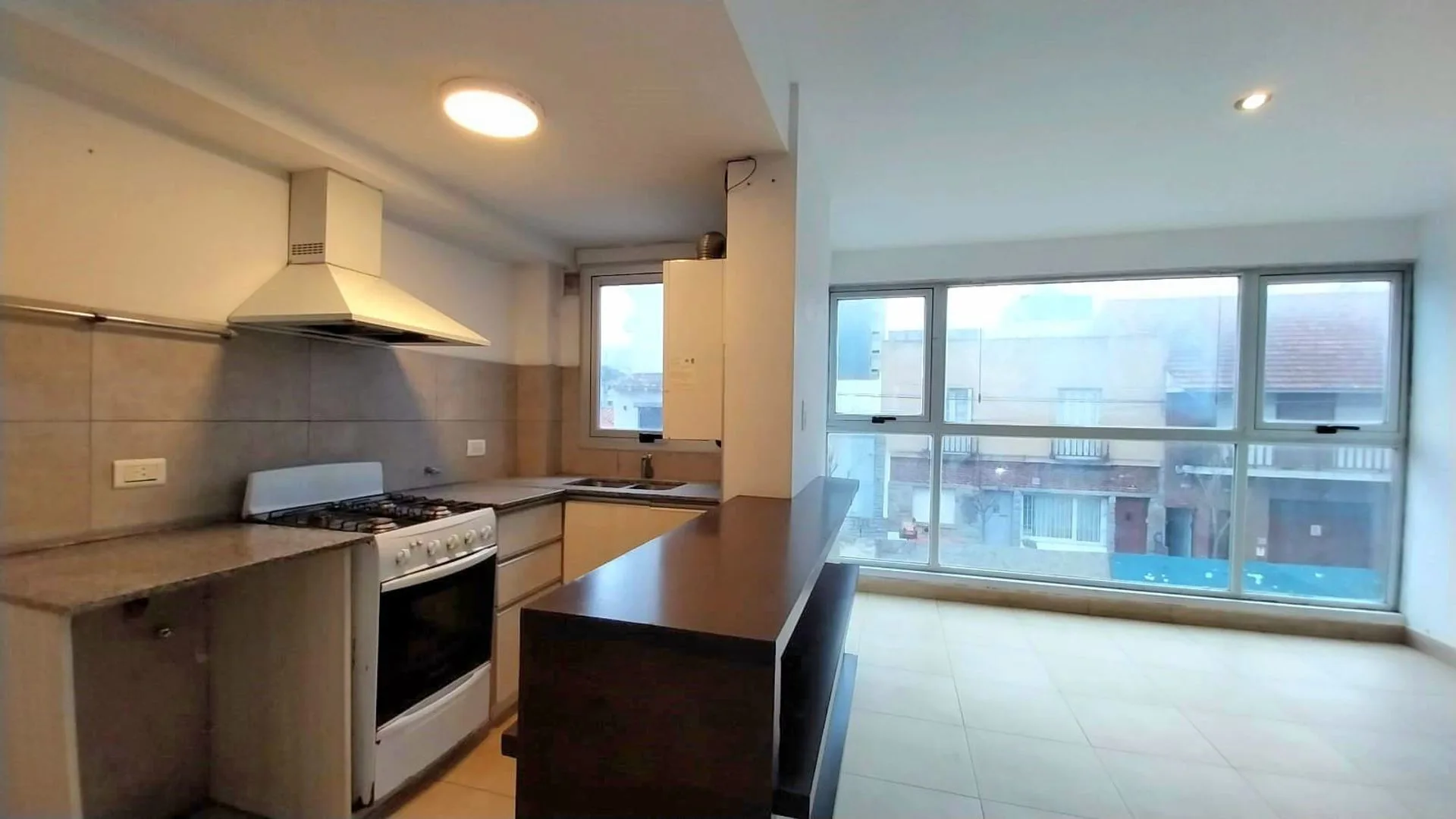 VENTA DEPARTAMENTO 2 AMBIENTES AL FRENTE foto 3