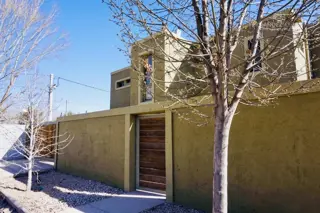 SE VENDE Casa Dos Pisos 3D 3B Complejo Cerrado Chacras de Coria foto 1