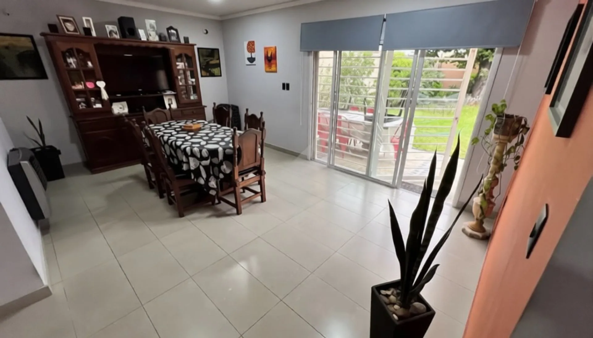 VENTA CASA 3 AMBIENTES CON COCHERA LANUS foto 5