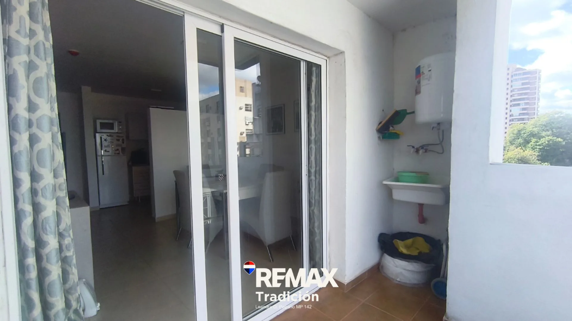 Dpto Venta 2 dorm c/ cochera Microcentro foto 4