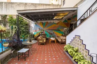 Hermosa Casa 8 Ambientes con Patio y Terraza - 3 Plantas - Destino comercial - 320m² - Palermo foto 2