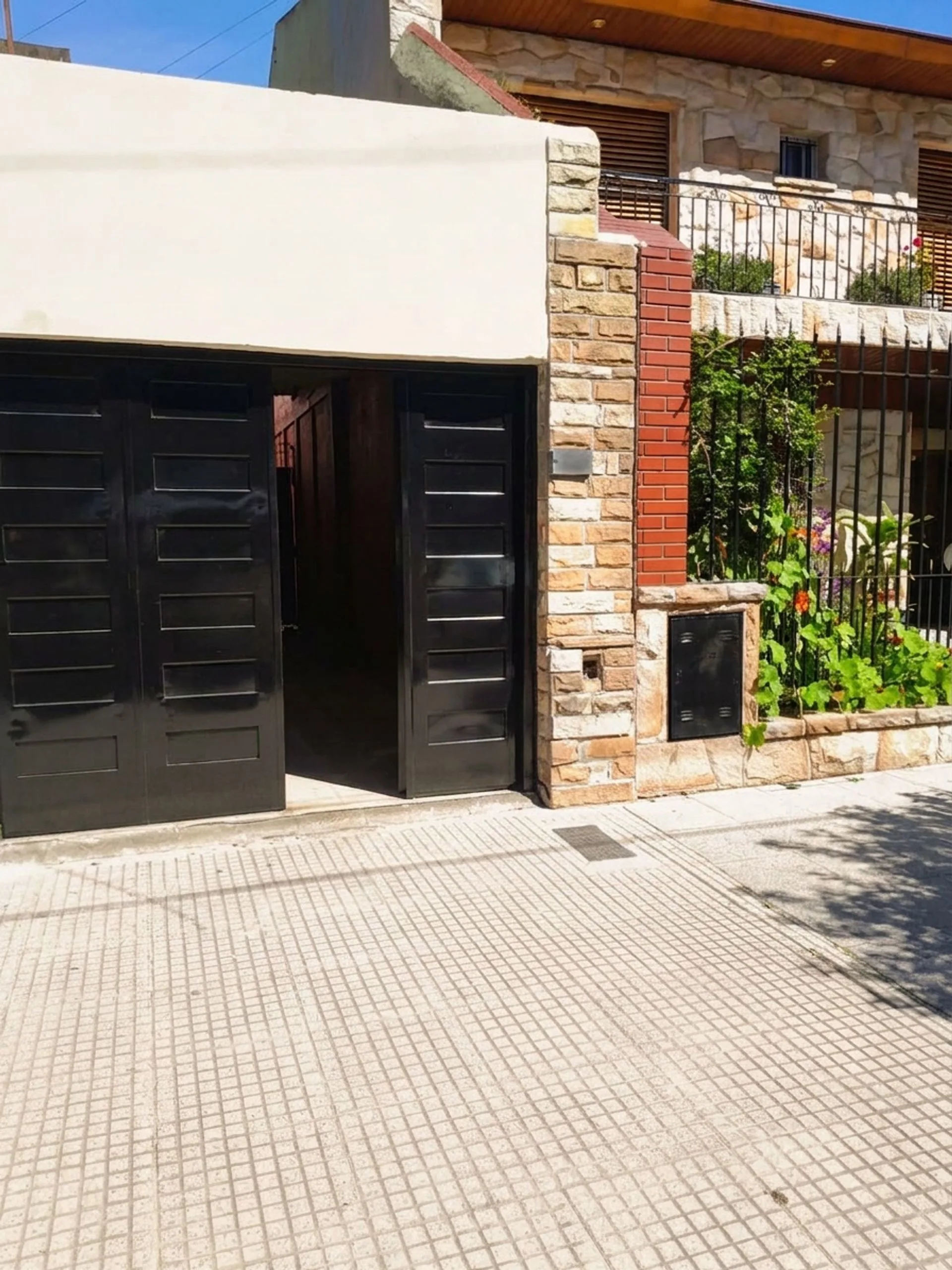 Alquiler de casa para vivienda o uso comercial foto 2