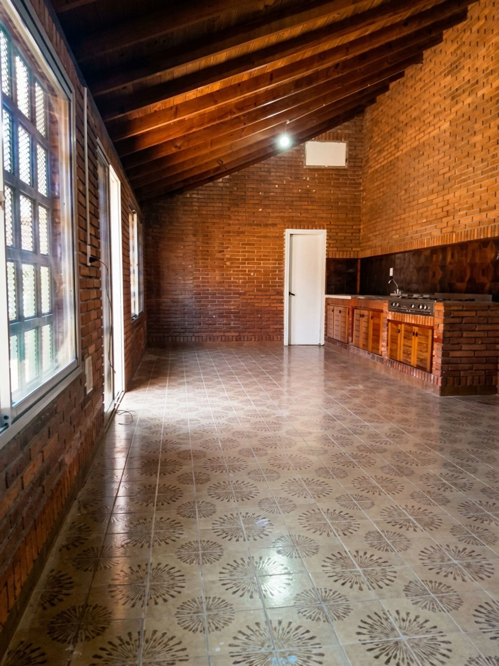 Alquiler de casa para vivienda o uso comercial foto 3