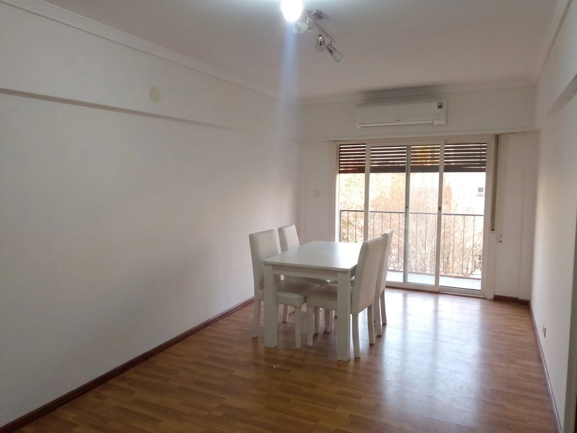 DEPTO 4 AMB VENTA ALMAGRO BALCON FTE HECHO A NUEVO foto 3