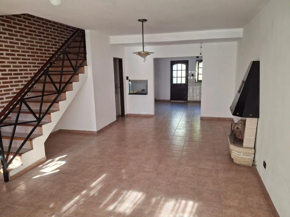 venta duplex 4 amb en Villa Luzuriaga con Cochera foto 2