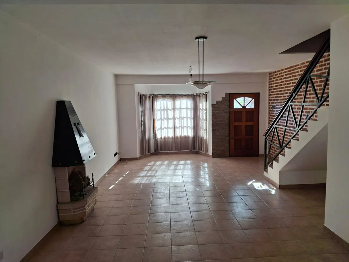venta duplex 4 amb en Villa Luzuriaga con Cochera foto 3