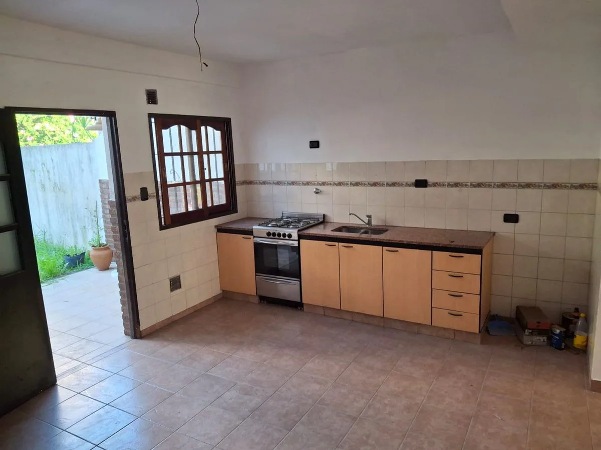 venta duplex 4 amb en Villa Luzuriaga con Cochera foto 4