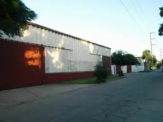 Propiedad industrial de 12.000m2 en 2 manzanas, salida a 4 calles foto 5