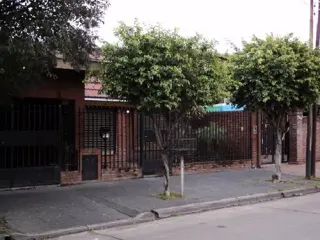 Casa en Venta en Castelar, Morón, Buenos Aires foto 2