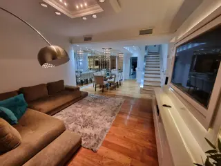 VENTA TRIPLEX EN RAMOS MEJIA foto 3