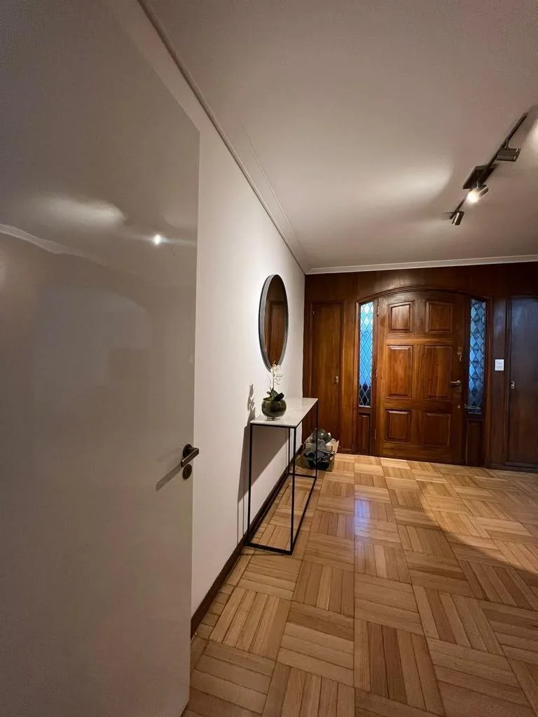Belgrano, Blanco Encalada 2000, 5 amb, 179m2, u$s 2,200 + luz + gas + internet. foto 2