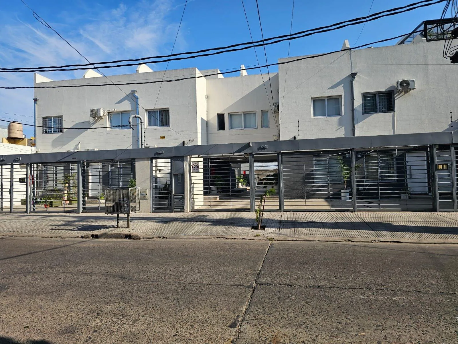 TRIPLEX DE 4 AMBIENTESA LA VENTA EN HAEDO NORTE CON PATIO Y TERRAZA foto 3