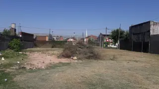 IMPORTANTE  LOTE INDUSTRIAL APTO DEPÓSITOS foto 2