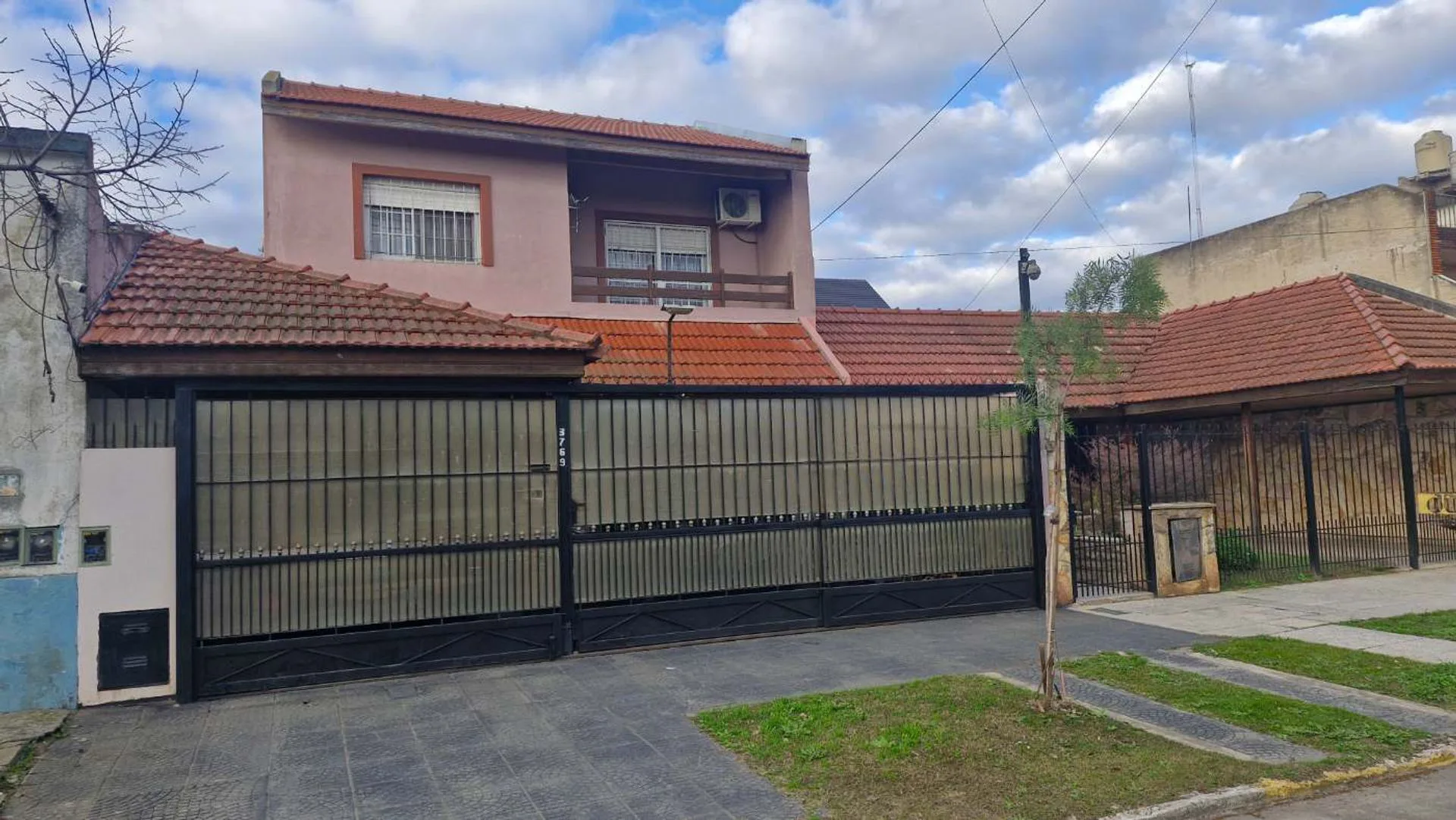 Chalet 5 Amb. A/Credito , 200 Mts. cubiertos foto 2