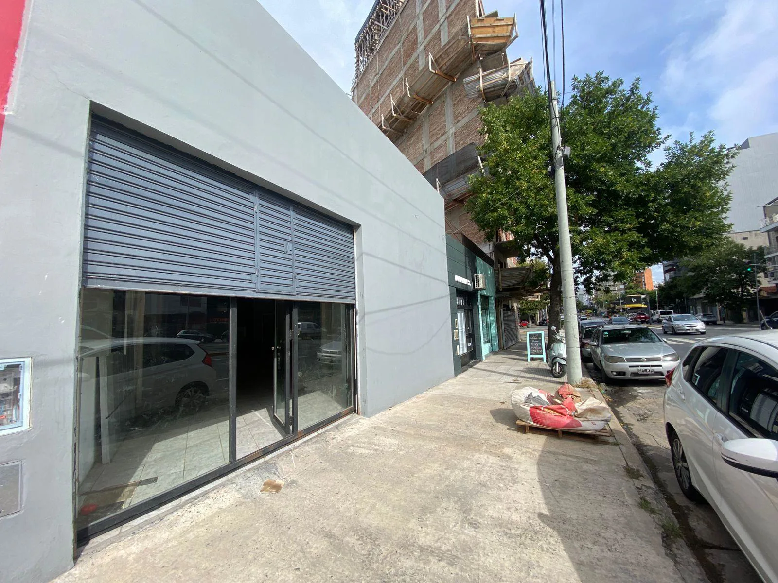 Local comercial en alquiler - Coghlan foto 5