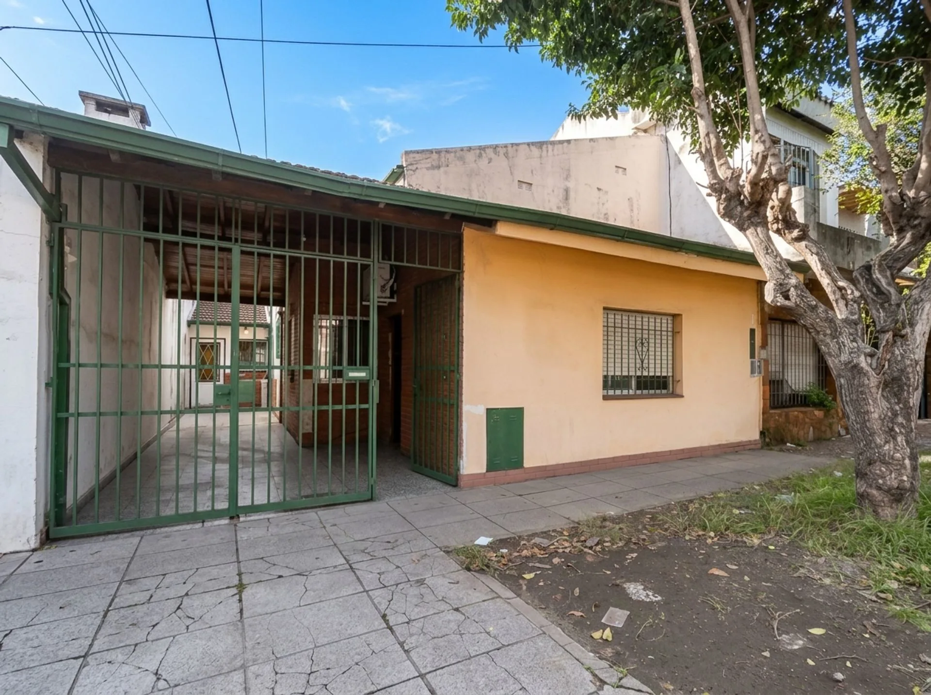 Venta casa 5 ambientes Apto crédito jardín pileta foto 5