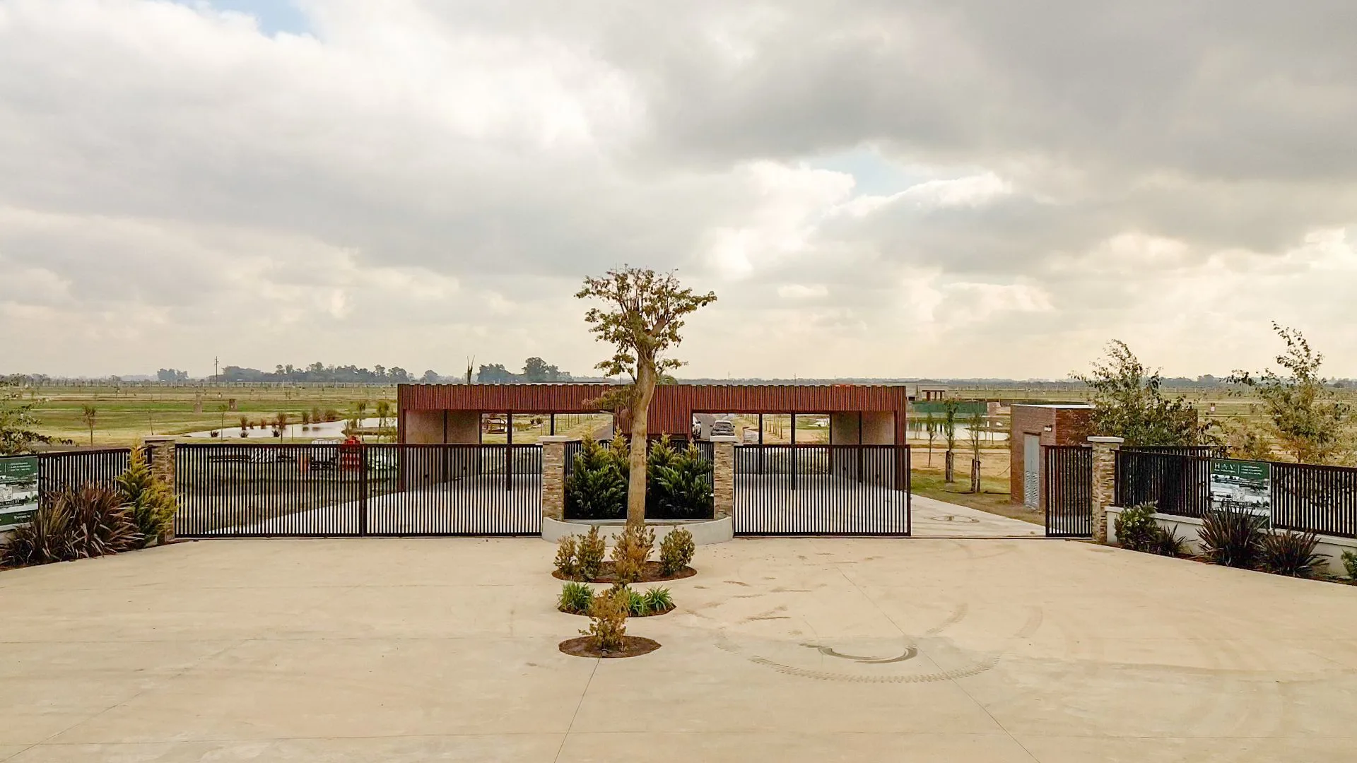 VENTA LOTE 700M2 EN HARAS ANDREA VIRGINIA , PLOMER foto 2