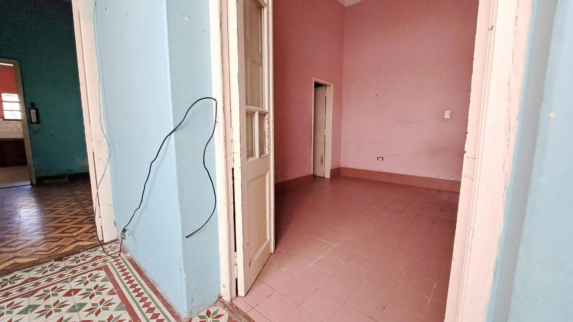 VENTA CASA 2 DORMITORIOS A REFACCIONAR CON PATIO foto 5