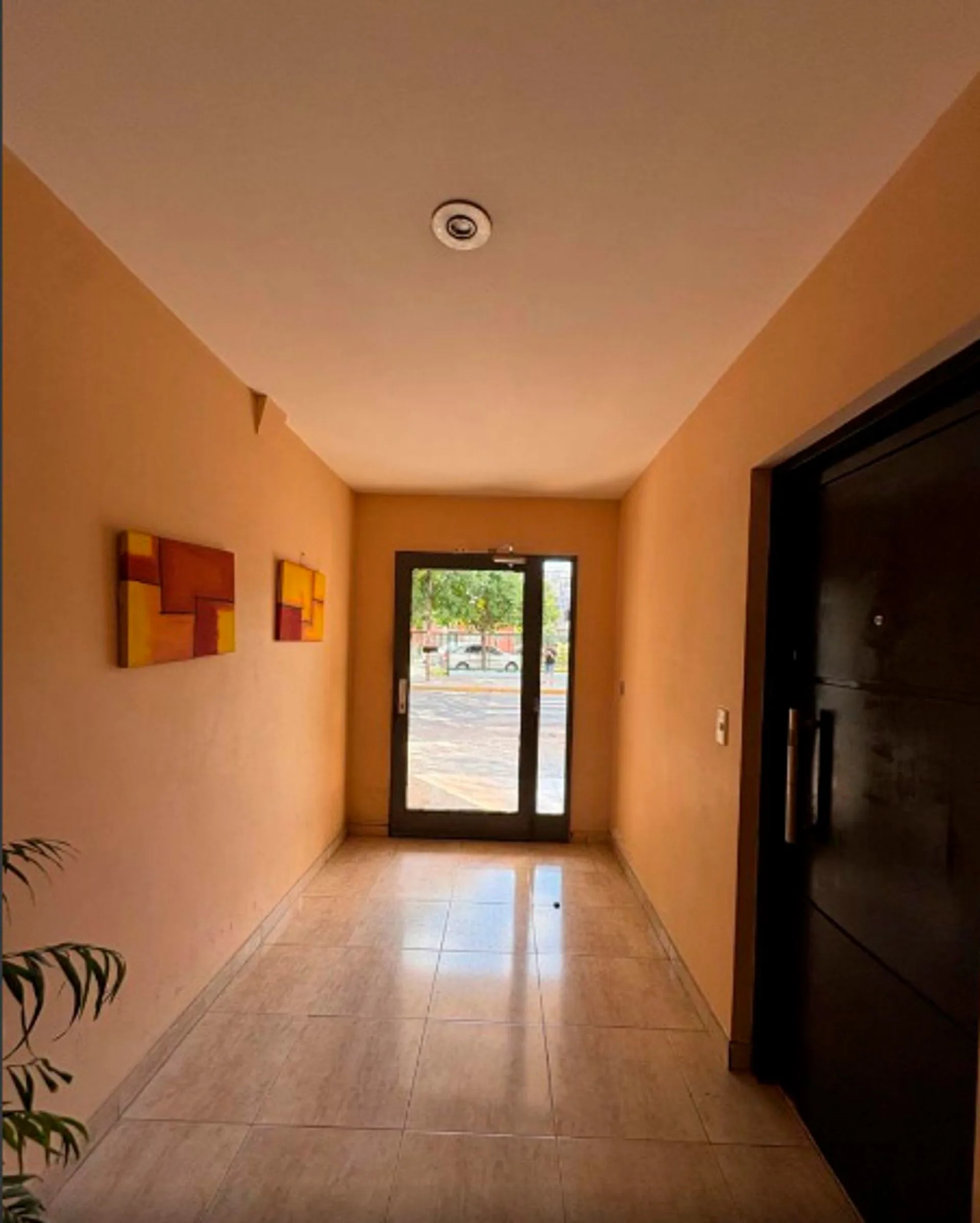 VENTA DEPARTAMENTO DE 2 AMBIENTES CON COCHERA foto 3