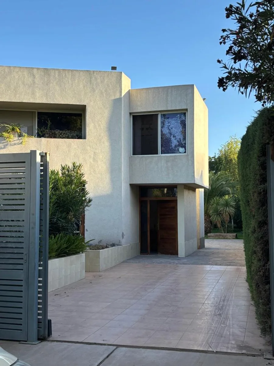 VENTA CASA 5 HABITACIONES, PILETA EN PEDRIEL LUJÁN foto 5