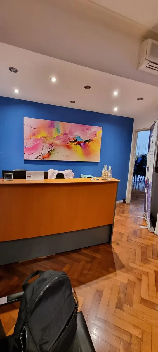 CONSULTORIOS/ OFICINA MICROCENTRO  RENTA /PERMUTA foto 4