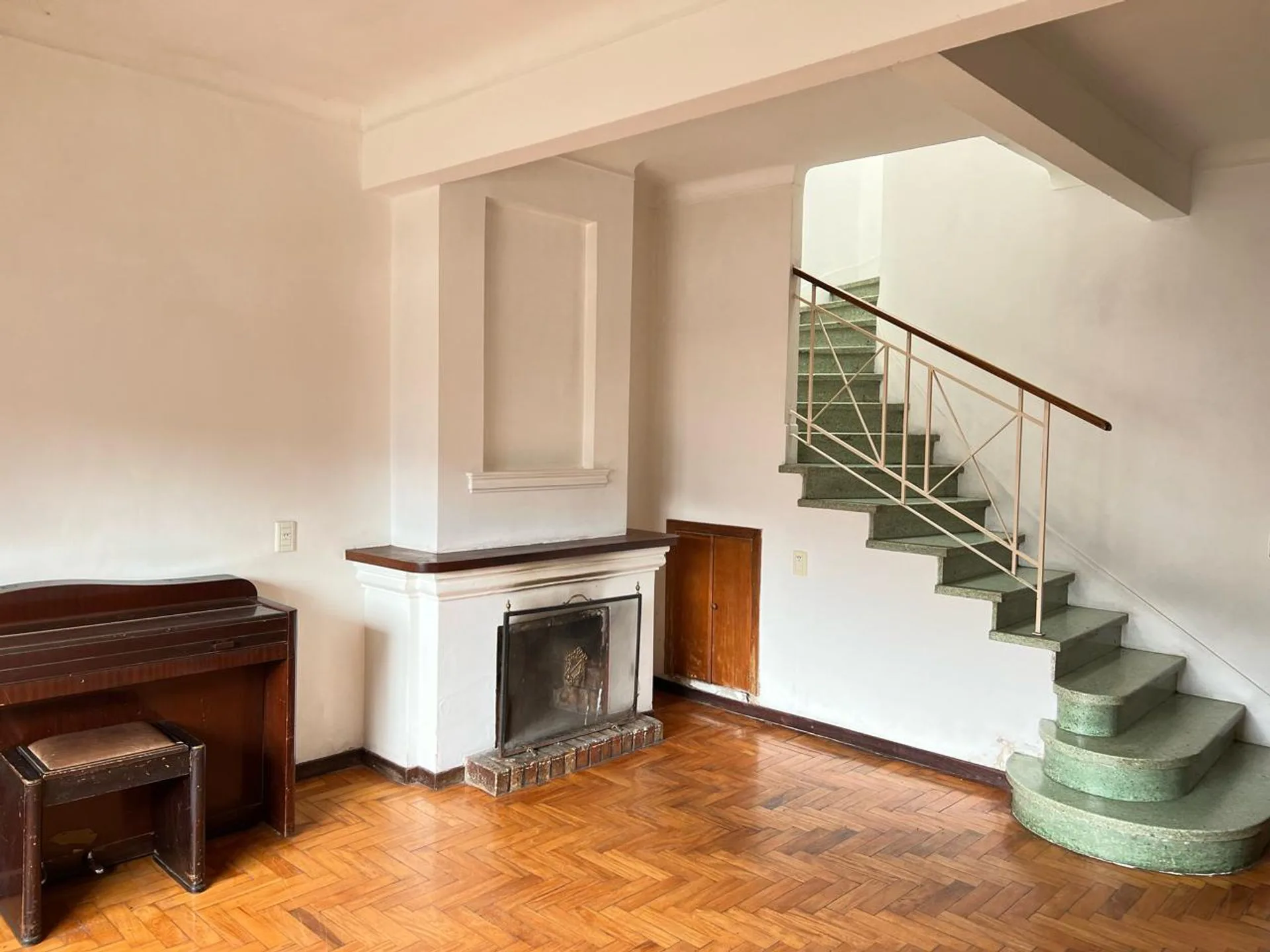 VENTA CASA 5/6 AMB CON JARDÍN COGHLAN foto 2
