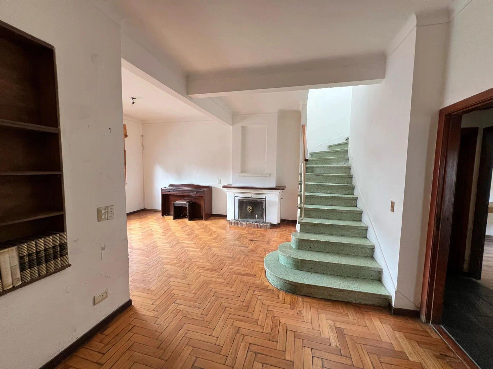 VENTA CASA 5/6 AMB CON JARDÍN COGHLAN foto 4