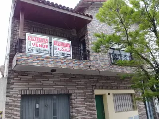 EXCELENTE DEPARTAMENTO EN PLANTA ALTA. foto 1