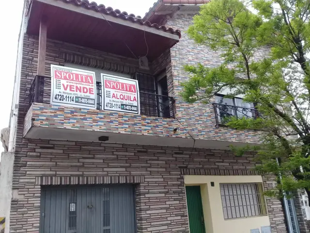 EXCELENTE DEPARTAMENTO EN PLANTA ALTA.