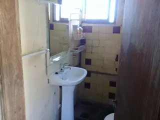 EXCELENTE DEPARTAMENTO EN PLANTA ALTA. foto 5