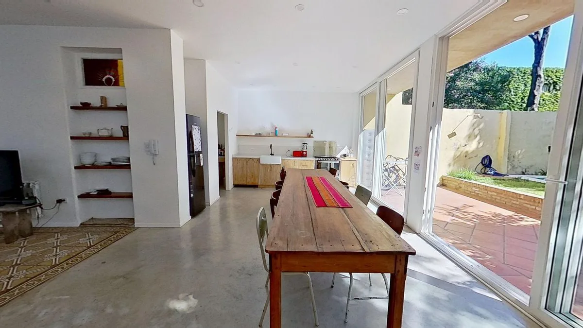 VENTA CASA 4 AMBIENTES  JARDÍN Y PILETA  PATERNAL foto 3