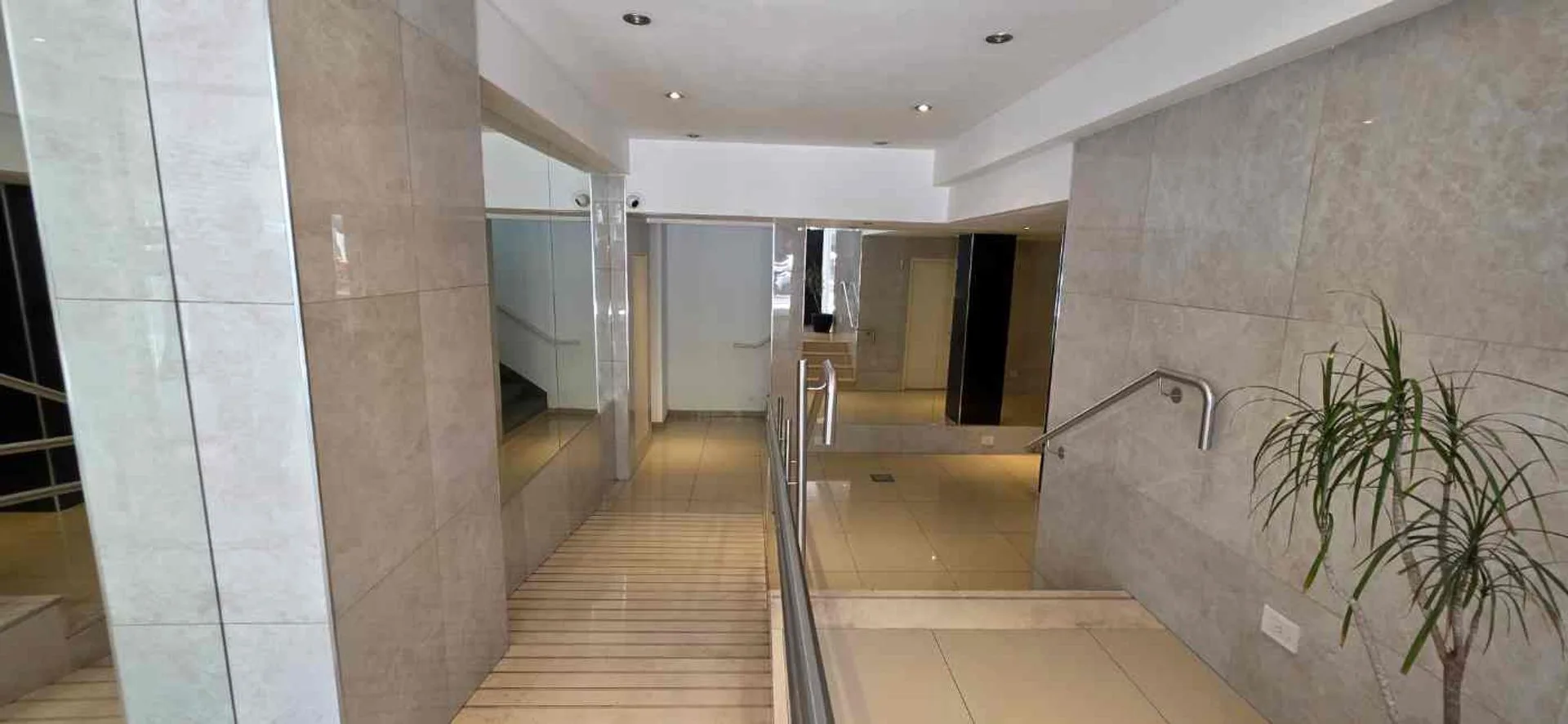 Venta monombiente balcón parrilla piscina Recoleta foto 3