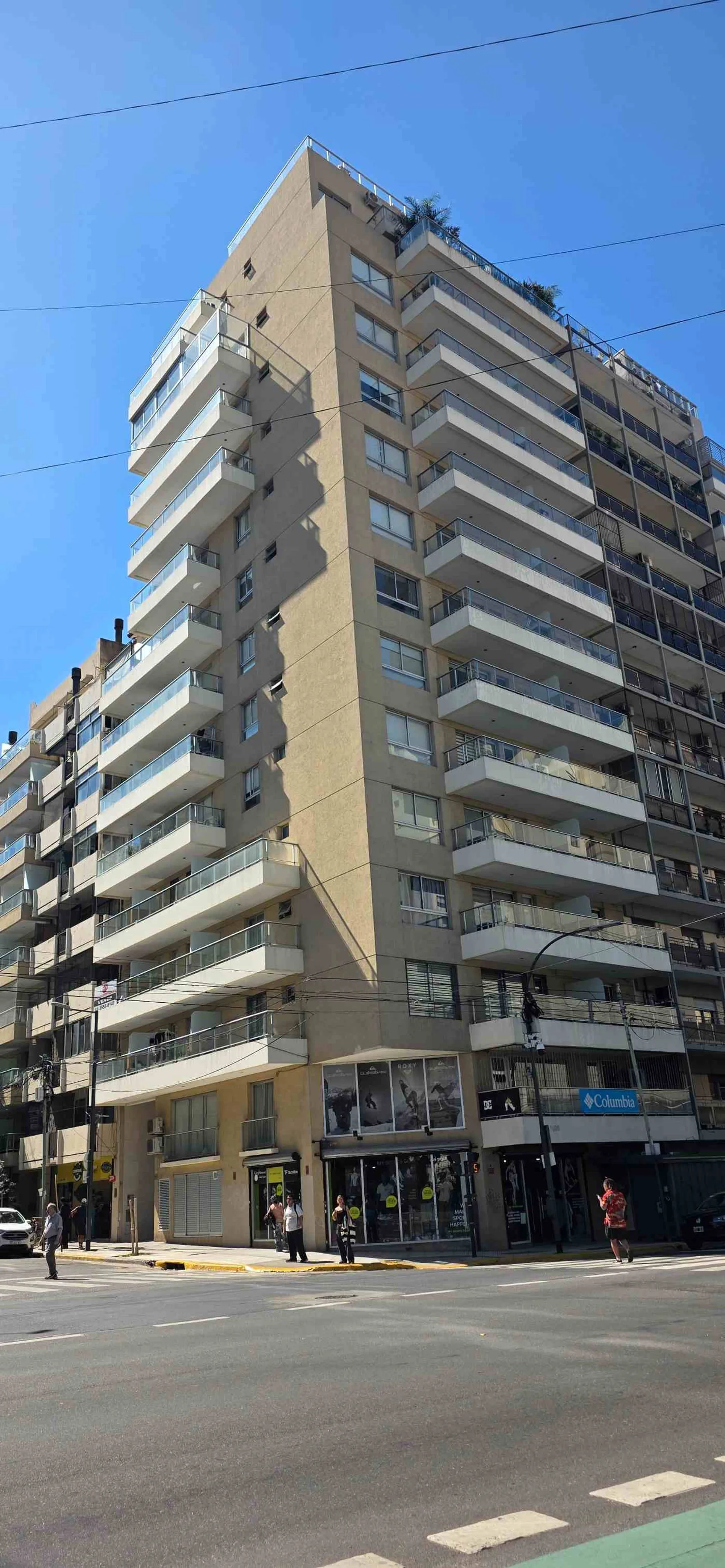 Venta monombiente balcón parrilla piscina Recoleta foto 4