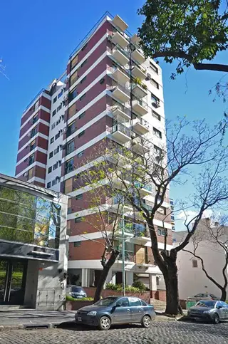 2 Ambientes amplios con balcón, recién pintado foto 1
