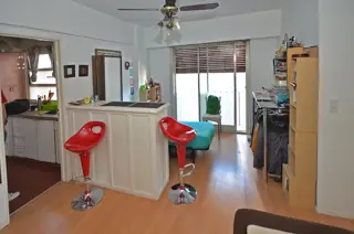 2 Ambientes amplios con balcón, recién pintado foto 2