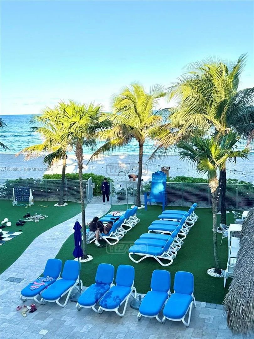18683 Collins Ave 18600 foto 4