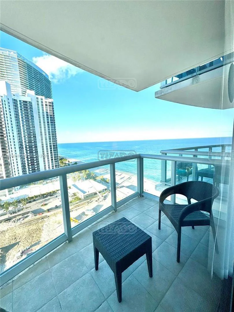 18683 Collins Ave 18600 foto 5