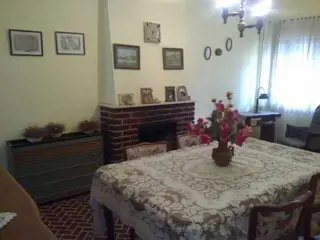 EXCELENTE CHALET + DPTO EN COSQUIN foto 2