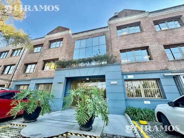 Alquiler de edificio de oficinas de en Lomas San Isidro foto 3