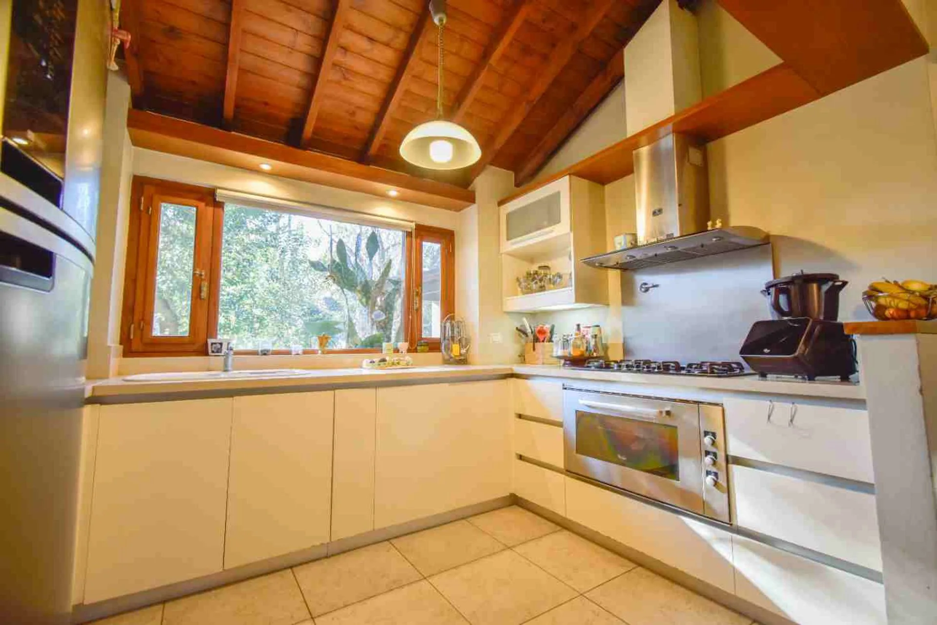 CASA   VENTA 6 AMBIENTES  BELLA VISTA  FINANC. foto 5