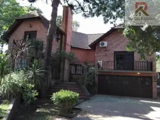 Alquiler de Casa en Pinamar sobre la calle Eneas al 1100 foto 1