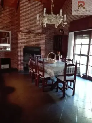 Alquiler de Casa en Pinamar sobre la calle Eneas al 1100 foto 2