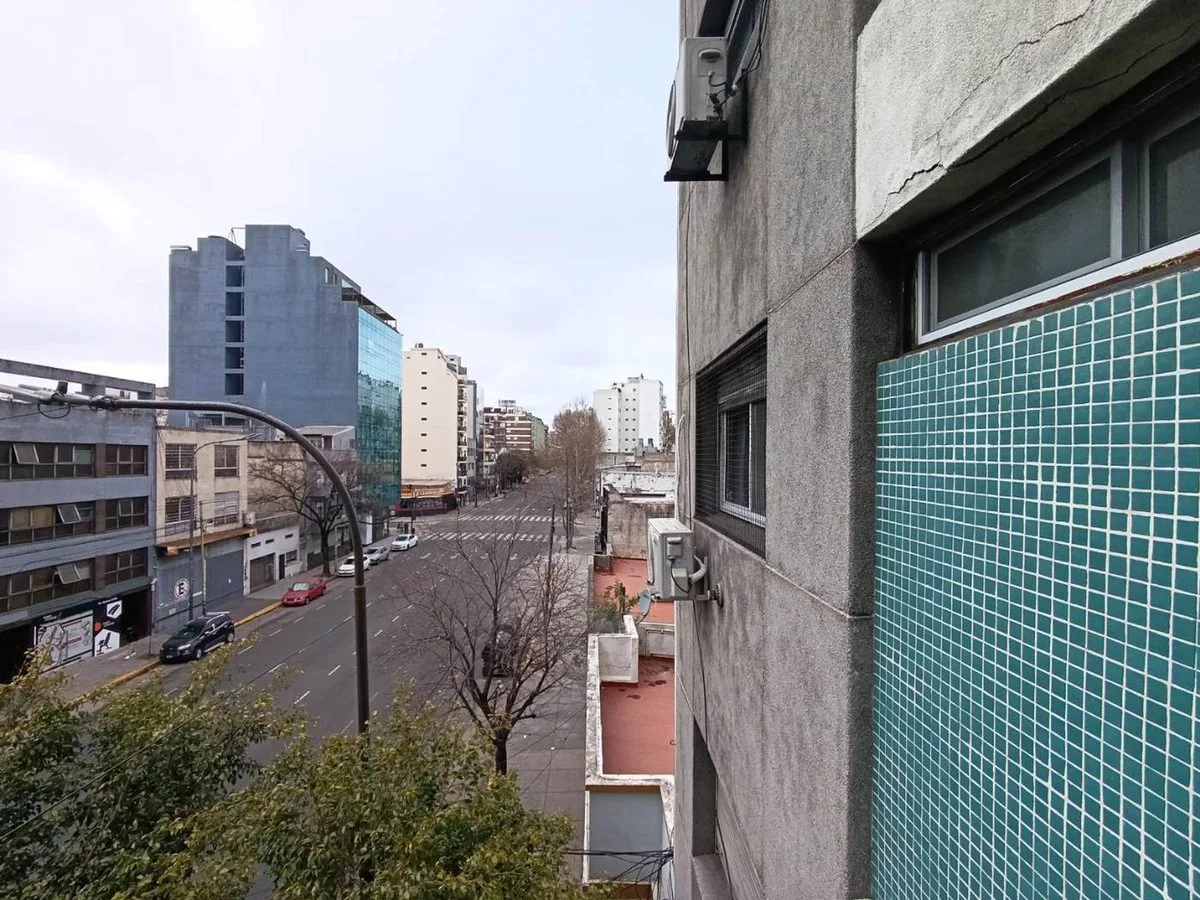 VENTA DEPTO 4 AMB. C/BALCON FLORES APTO CREDITO foto 3