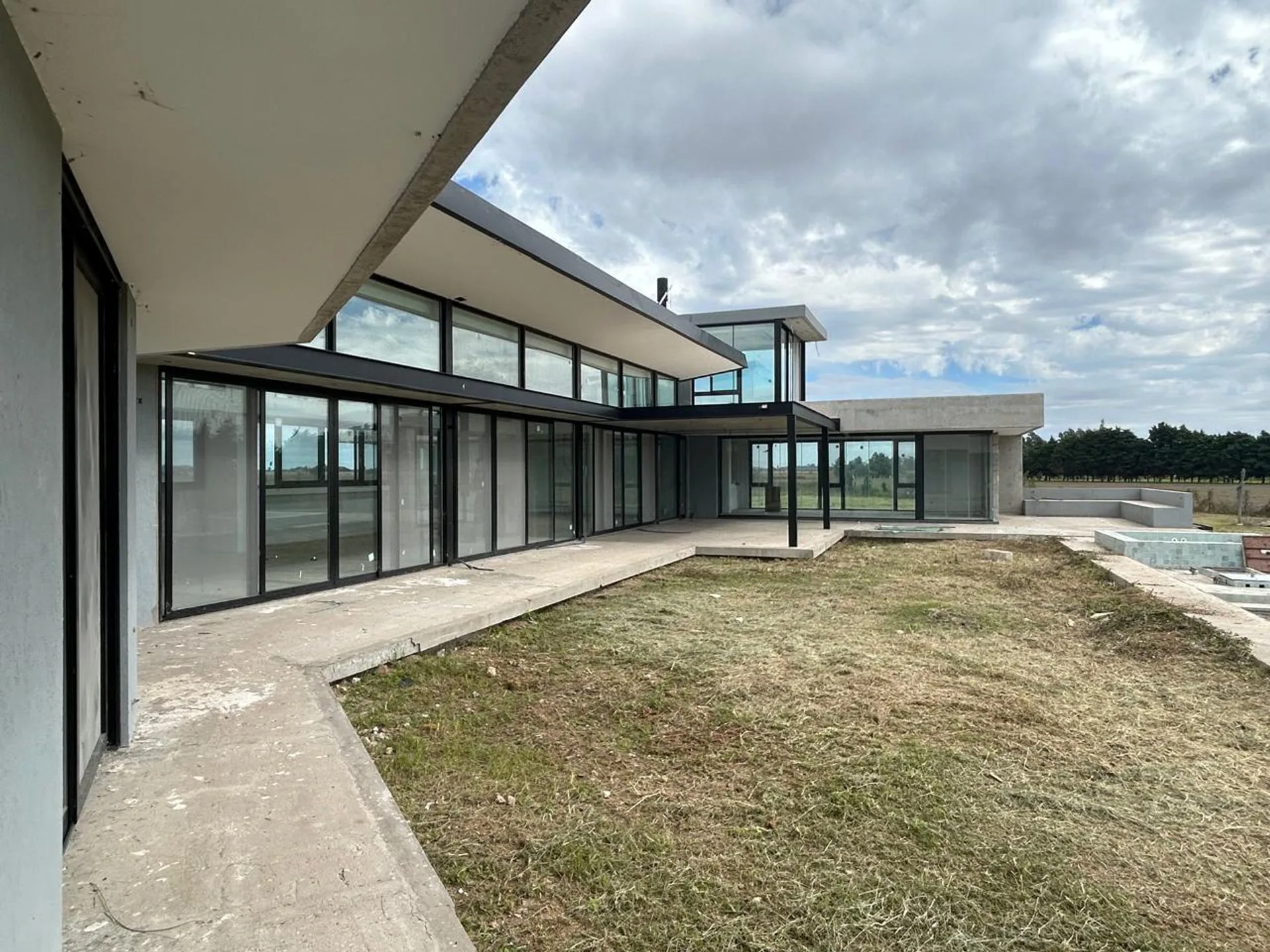 VENTA TERRENO GRAN POTENCIAL DE DESARROLLO RAMALLO foto 2