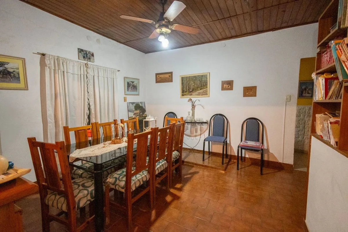 Casa en venta en Santo Tome Patio Pileta y Quincho foto 5