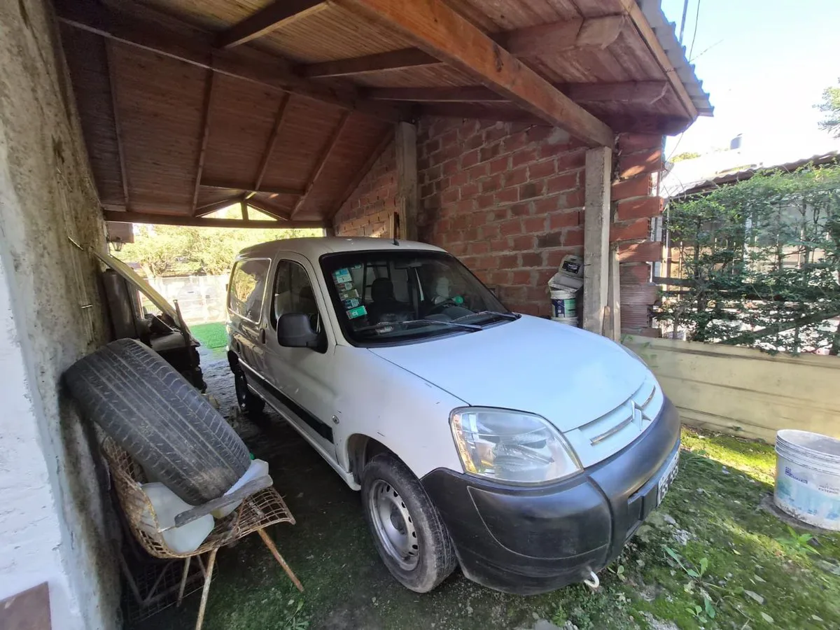 Venta casa 3 amb General Rodriguez con cochera foto 4