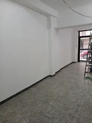 Excelente ubicacion, zona comercial foto 2