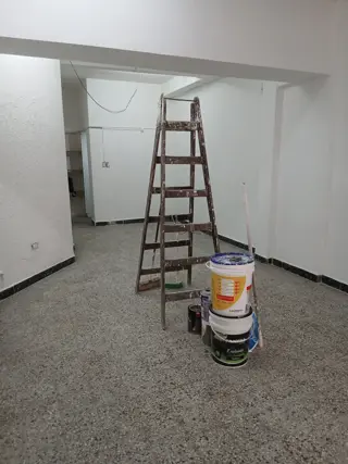 Excelente ubicacion, zona comercial foto 3