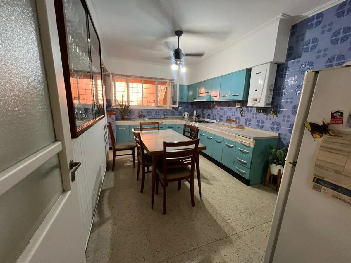 Venta | Casa 4 dormitorios y patio en Barrio Roma foto 4