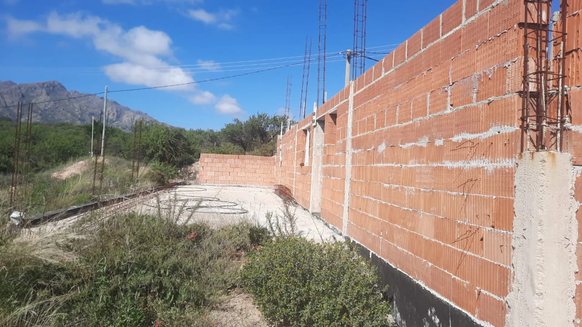 CASA A TERMINAR EN “AGUAS BLANCAS”- VILLA LARCA foto 3